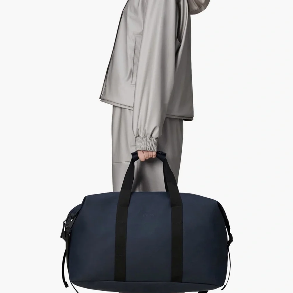 RAINS Hilo Weekend Bag - Navy